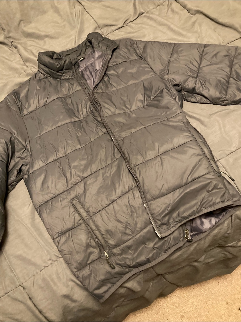 Swiss Tech Men's Lightweight Quilted Puffer Jacket in Gray